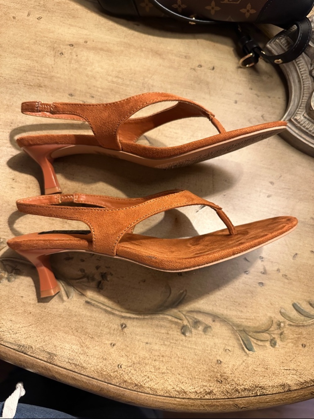 Rachel Roy Suede like Thong Slingback kitten Sandals